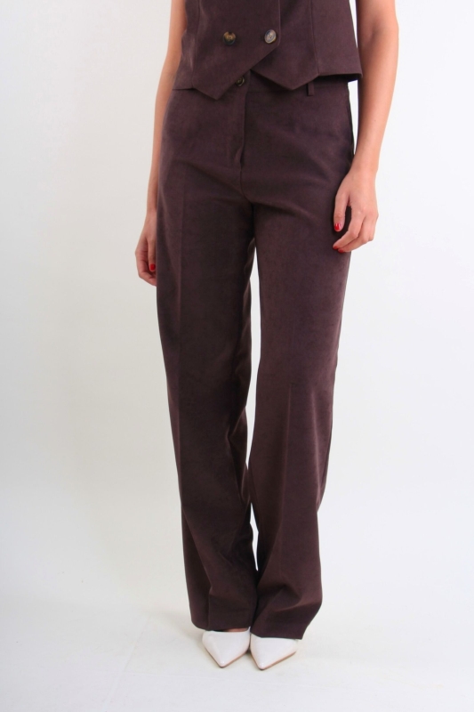 Elegante, gerade geschnittene Hose mit Bügelfalte